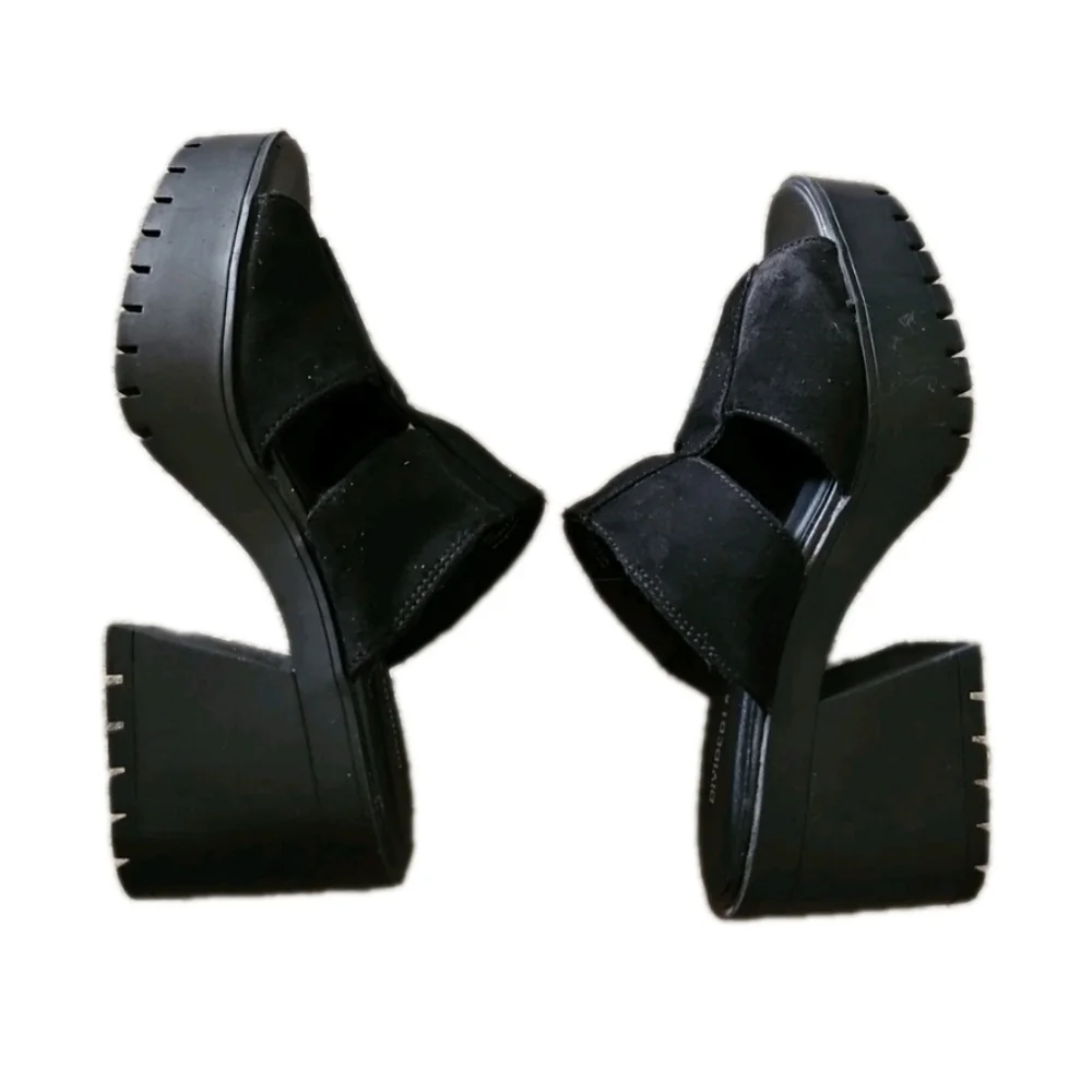 Divided Women’s Black Chunky Strappy Platform Trendy Block Heel Sandals 39